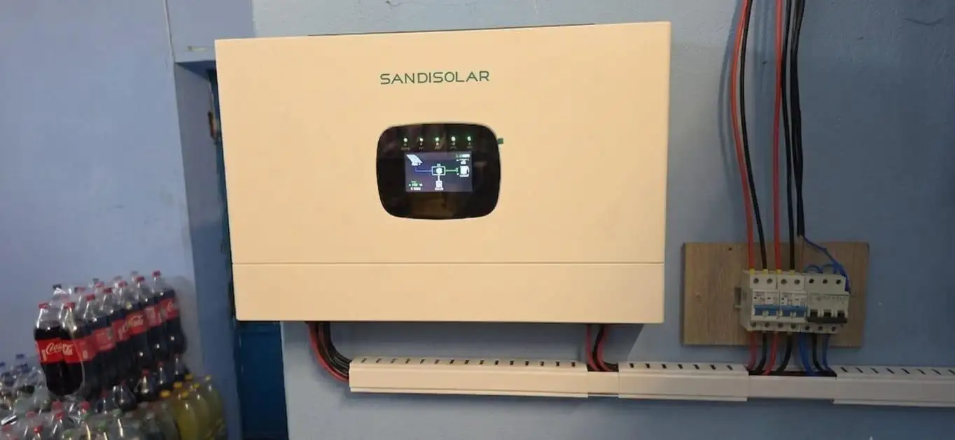 Solarwechselrichter mit Batteriespeicher
